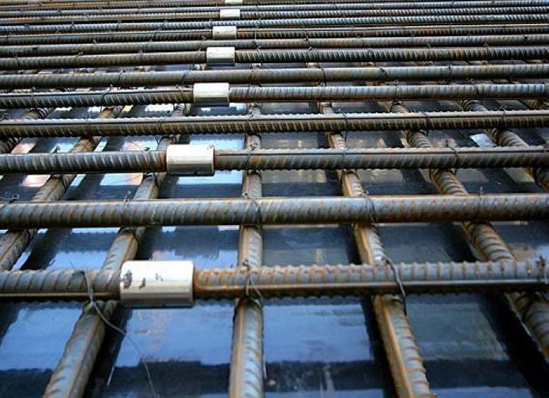 境外为什么建楼房时，要在钢筋上加一排小圆环？原来作用这么大